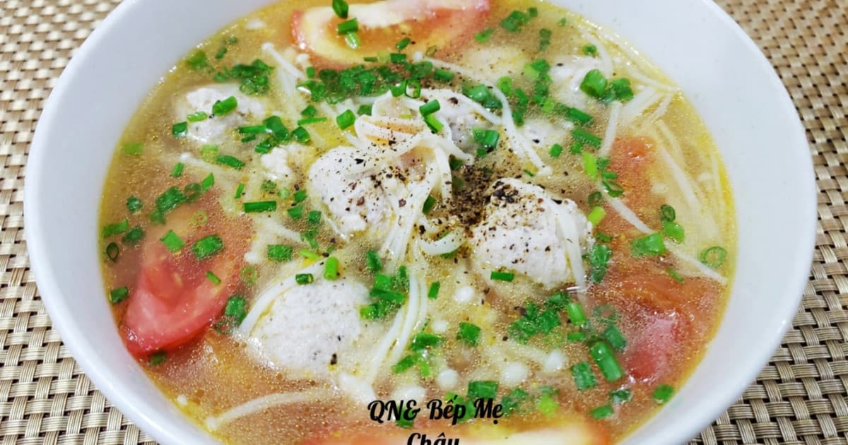 Enoki Mushroom Soup with Pork Meatballs
